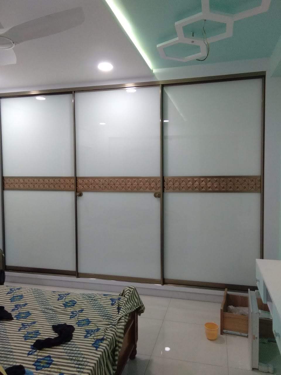 select-your-lacquer-glass-wardrobe-today-in-gurgaon-largest-manufacturing-brand-in-gurugram-gurgaon-india